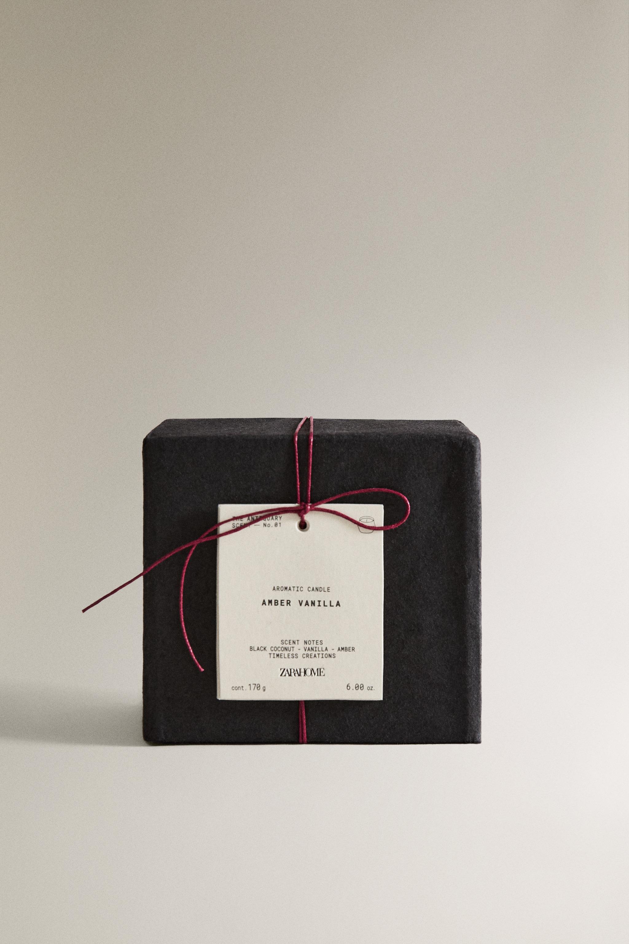 G) AMBER VANILLA SCENTED CANDLE